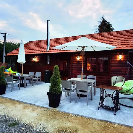 Odmaraliste Kod Mice 3 شقة Krusar