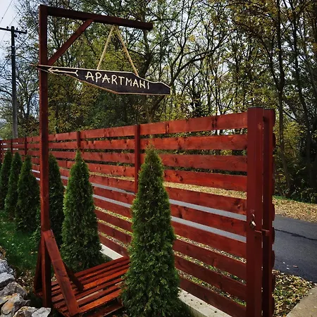 Odmaraliste Kod Mice 3 * Krusar