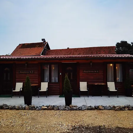 Odmaraliste Kod Mice 3 شقة