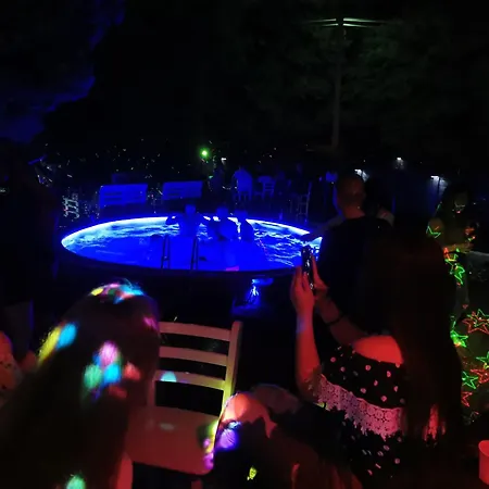 Odmaraliste Kod Mice 3 شقة Krusar