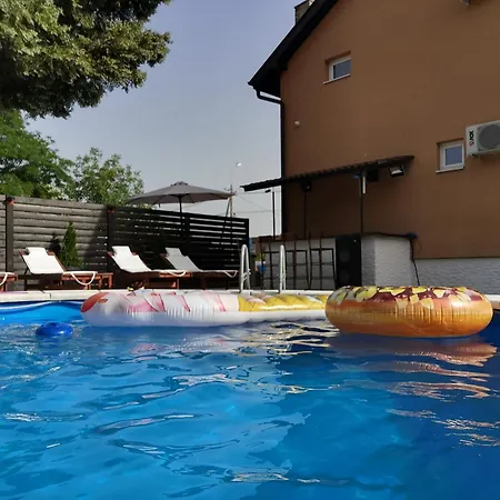 شقة Odmaraliste Kod Mice 3 Krusar